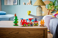 LEGO - DUPLO - Le camion de pompiers avec un boyau et un pompier
