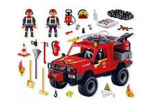 Pick-up de pompiers et 2 personnages