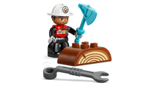LEGO - DUPLO - Le camion de pompiers avec un boyau et un pompier