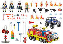 Camion de pompiers et véhicule enflammé
