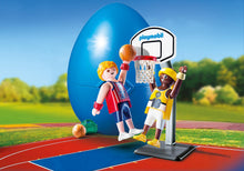 Oeuf de Pâques - Joueurs de Basket-ball avec panier